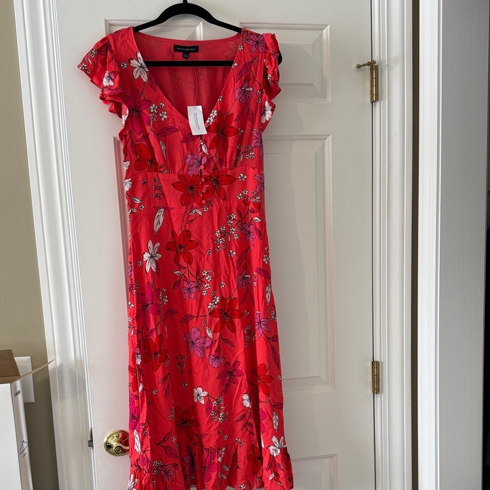 Banana Republic Red Dress with Floral Design NWT sz 6